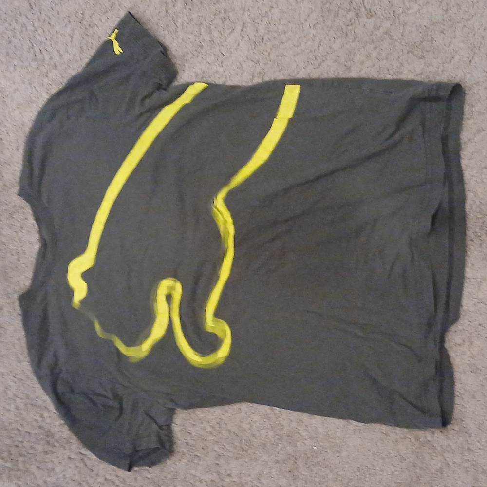 Puma Men's Black and Yellow Tshirt Size M